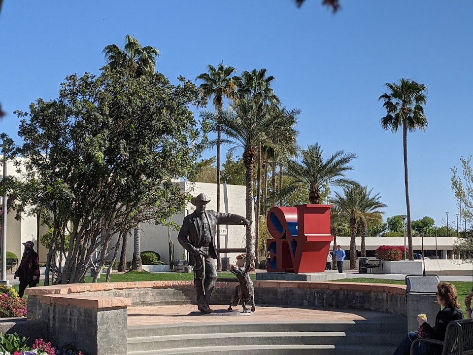 Robert Indiana's "Love" (sculpture)